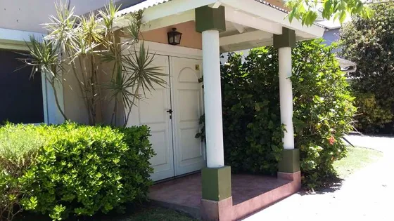 Chalet En Venta En Acacias Blancas
