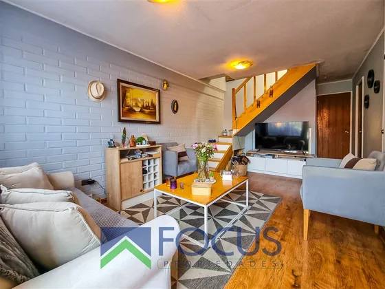 Casa En Venta De 4 Dorm. En Cerrillos