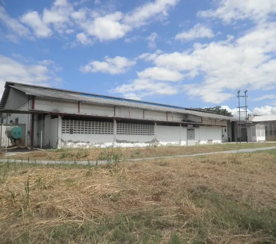 Venta De Terreno De 22.000 M² En Zona Industrial Con Galpón Industrial De 2.900 M² Frente A Carretera Nacional Guacara