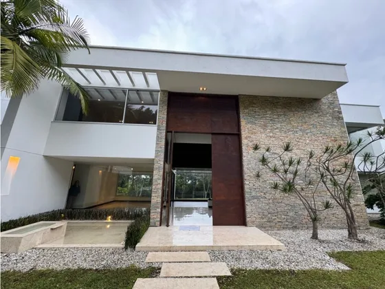 Casa En Arriendo En Llanogrande Sector El Club
