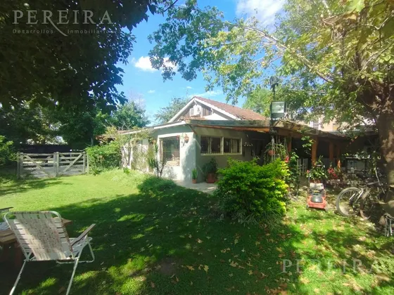 Casa En  De Vicenzo Grande, Lote 618m2 4 Ambientes Pileta