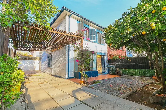 Casa En Venta De 3 Dorm. En Las Condes