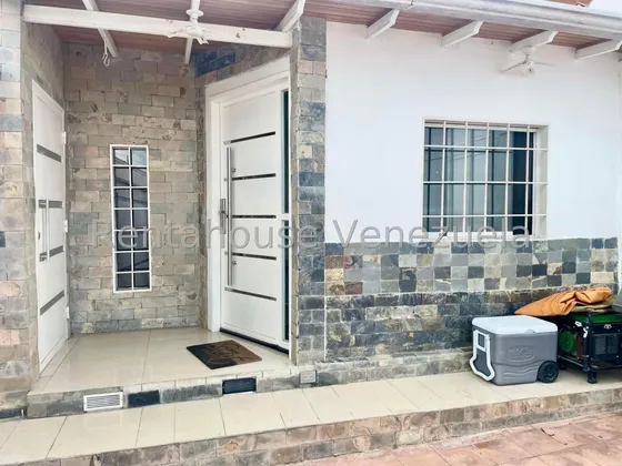  Mehilyn Perez Vende Hermosa Casa Ubicada Urb Colinas De Santa Rosa En Barquisimeto  Contacta Profesional Inmobiliario  