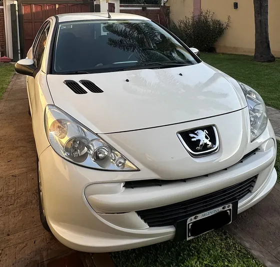 Peugeot 207 207 Compact Allure 1.4 Hdi 5p