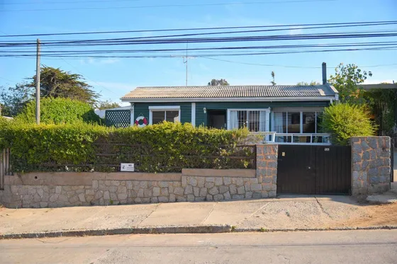 Casa En Algarrobo, Arriendo Año Corrido