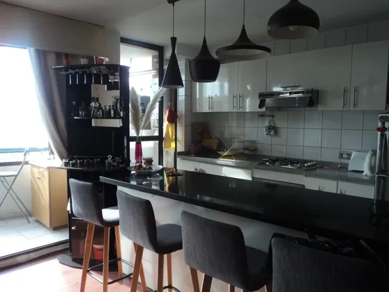 Buen Depto Bilbao Barrio Italia, Cercano A Metro Salvador