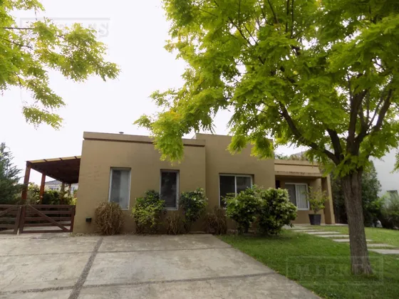 Casa En Alquiler En Los Sauces - Nordelta.