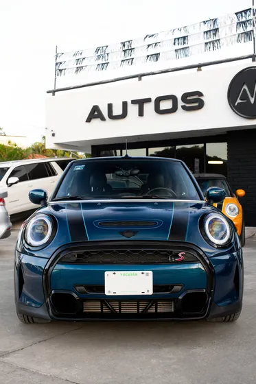 Mini Cooper S Convertible Side Walk