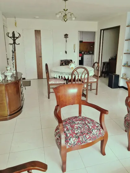 Amplio Apartamento De 2 Alcobas En Santa Paula. 90 M2. Piso 4 Con Ascensor. 
