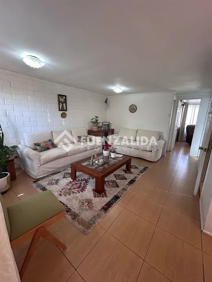 Casa En Venta De 4 Dorm. En Pudahuel