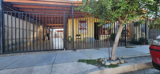 Casa En Venta De 3 Dorm. 1 Baño En Lampa