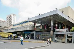 Excelente Local Comercial En Alquiler En Chacaito