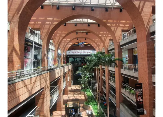 Se Alquila Local Comercial 55m2 C.c. Plaza Las Americas 5017