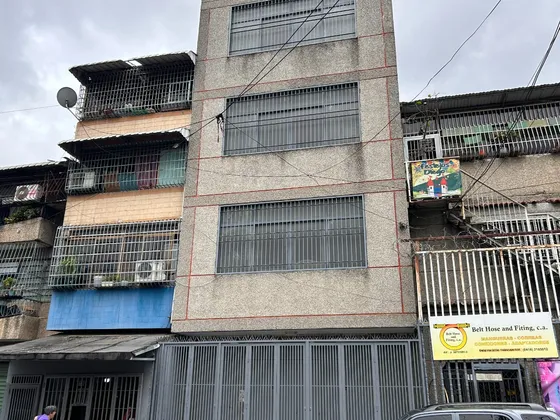 Se Alquila Local Comercial En Catia 