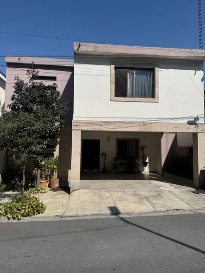Casa En Venta En Las Cumbres 5o Sector
