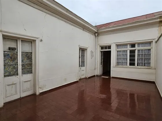 Casa Comercial En Venta / Balmaceda Con Pení / Hospital