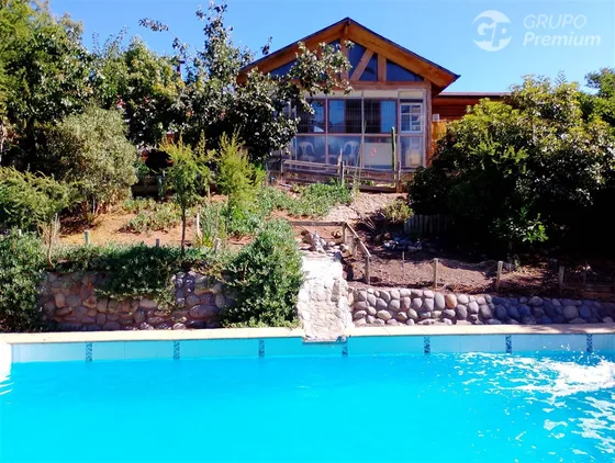 Casa En Venta De 4 Dorm. En Curacaví