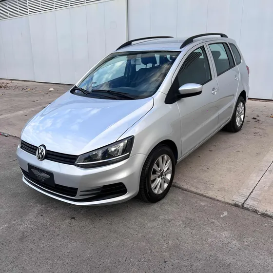Volkswagen Suran 1.6 Comfortline 101cv