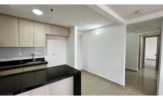 Amplio Apartamento En Venta En Ciudad Los Puertos - Bello