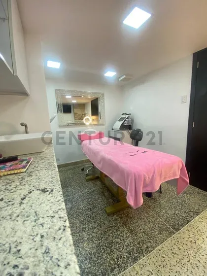 Se Ofrece En Alquiler Moderno Y Equipado Cubículo Para Estética U Odontología