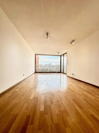 Luminoso Dpto En Venta Con Vista Despejada Nororiente De 2d 