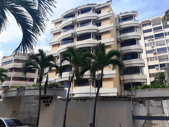 Apartamento Ph En Tanaguarena En Venta Con Piscina Operativa