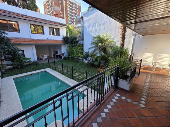 Casa Venta Jardín Pileta Cochera Parrilla Coghlan