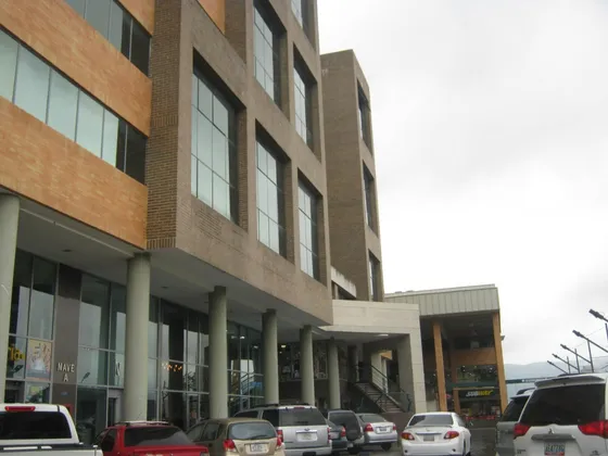  Oficina En Venta Para Ser Remodelado A Su Gusto, 24-21164 Eloisa Mejia