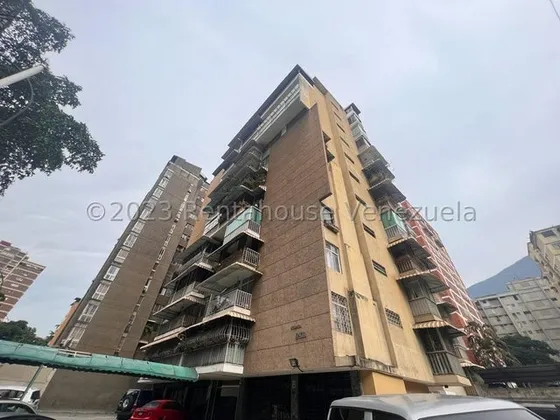 Apartamento En Venta Los Palos Grandes 25-4104