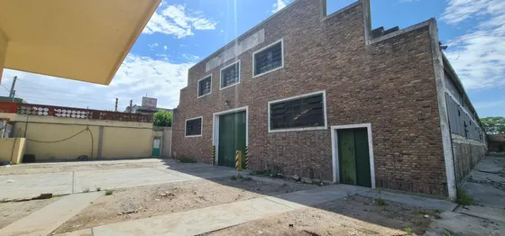 Venta De Galpón En Luz Y Fuerza, Isidro Casanova