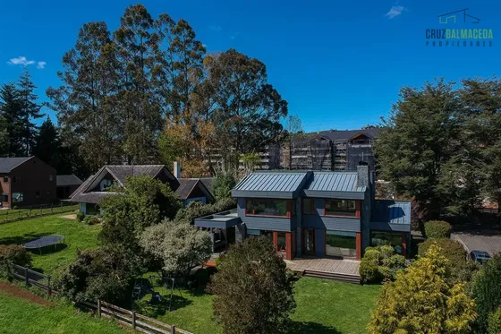 Casa En Venta De 4 Dorm. En Puerto Varas Acceso Al Lago