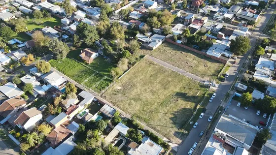 En Venta Lote Interno En Barrio Los Nogales, El Ombu. Sin Expensas Y Financia