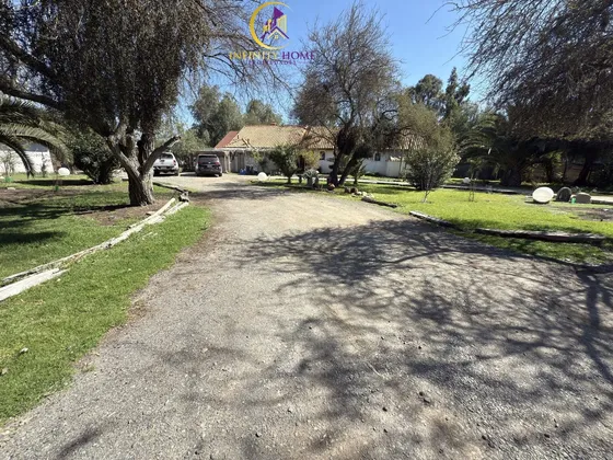 Gran Parcela Con Oficinas , Piscina En Condominio Tunquelén
