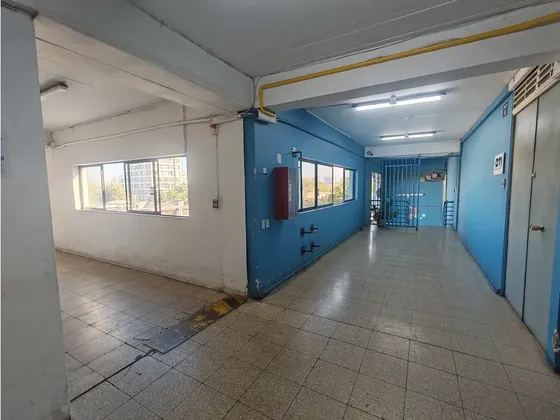 Bodega Comercial Uso Mixto 90 M2