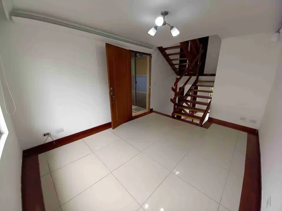 Casa En Venta En La Avenida Alberto Mendoza - Manizales (279061121).