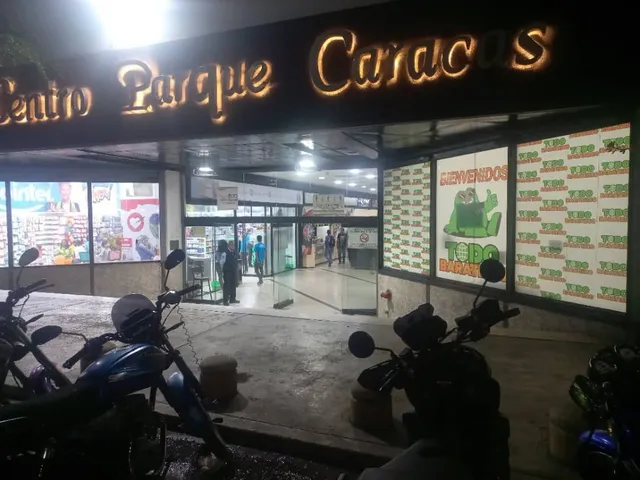 Local Comercial En Alquiler, En Zona Privilegiada De La Candelaria. (r.o)
