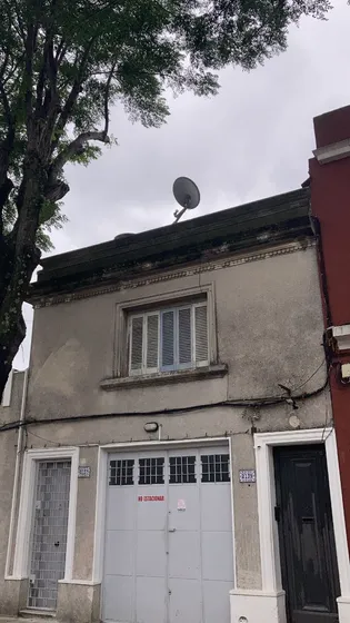 Alquilo Practico Apartamento Tipo Monoambiente Con Patio De Uso Exclusivo, Calle Muy Tranquila, Al Frente, Sin Gastos Comunes Proximo A Shopping Tres Cruces.