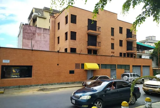 Alquiler De Oficina 2.1 En Los Dos Caminos