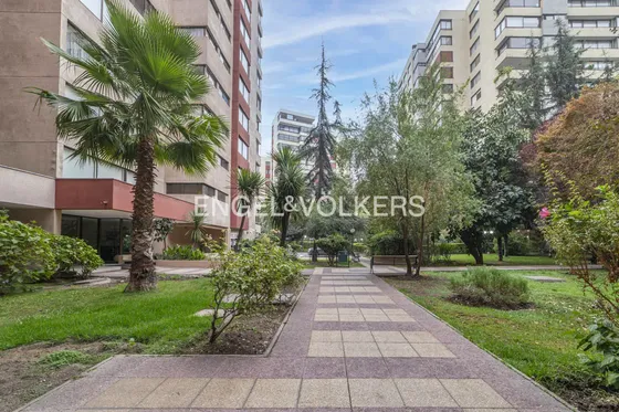 Cerro Colorado / Parque Arauco (3d, 2b + Serv)
