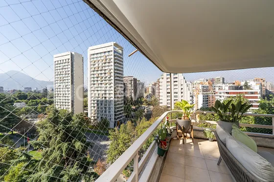 Departamento Con Vista Despejada En El Corazón De El Golf