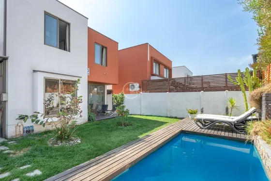 Casa En Venta De 3 Dorm. En Huechuraba