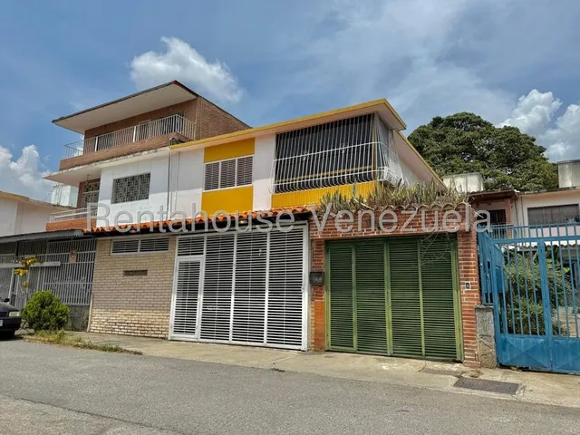 Casa Remodelada En Venta, La California Sur, Calle Cerrada Con Vigilancia. #25-17444 Np