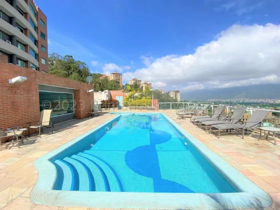 Ss: Vende Apartamento 23-18858 En Lomas Del Sol De 345 M2, 3h/5b/3pe