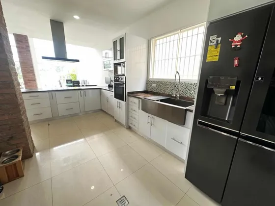 Casa En Venta 4 Habitaciones 3 Baños Caicaguana