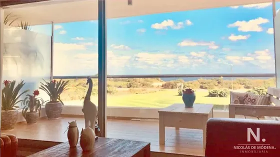Lindo Departamento En Playa Brava De 2 Dormitorios Con Vista Al Mar!