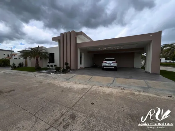 Hermosa Casa En Proyecto Cerrado