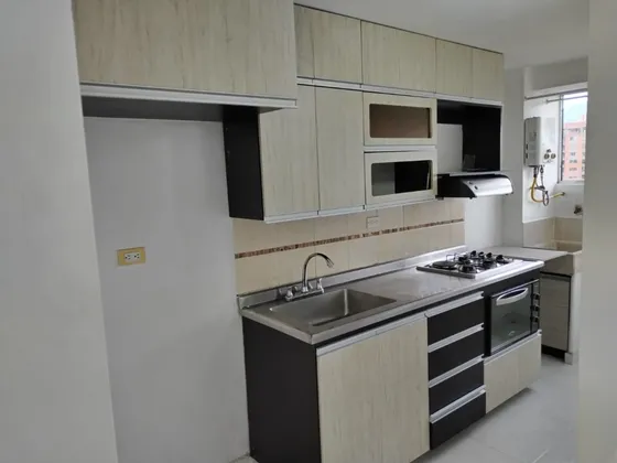 Venta De Apartamento En La Loma De Los Berna