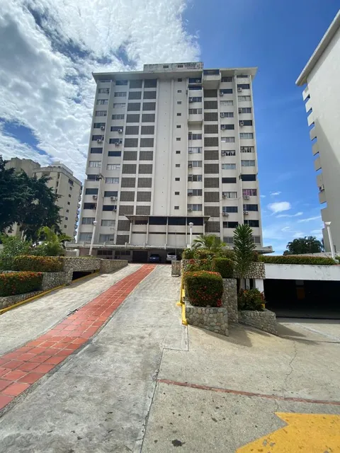 Apartamento En Venta En La Guaira Con  Piscina Y Pozo 