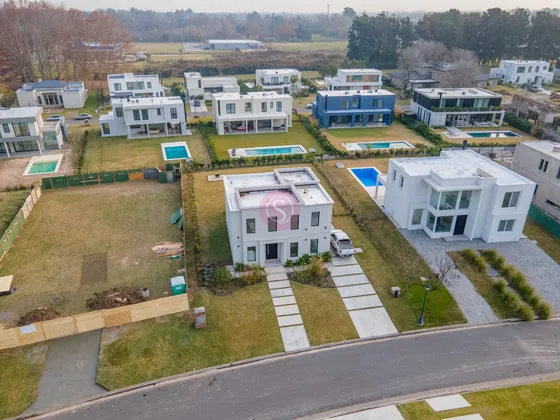 Casa  En Venta En Pilara, Pilar, G.b.a. Zona Norte