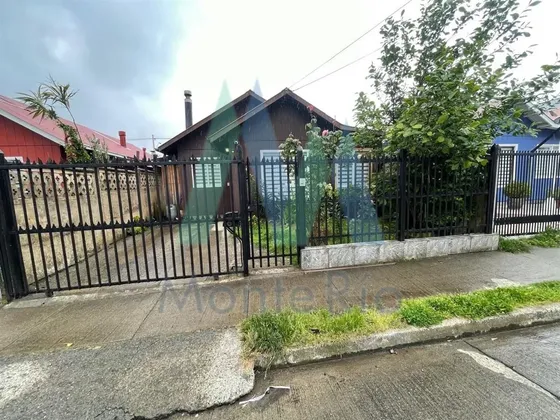 Casa En Venta De 3 Dorm. En Valdivia